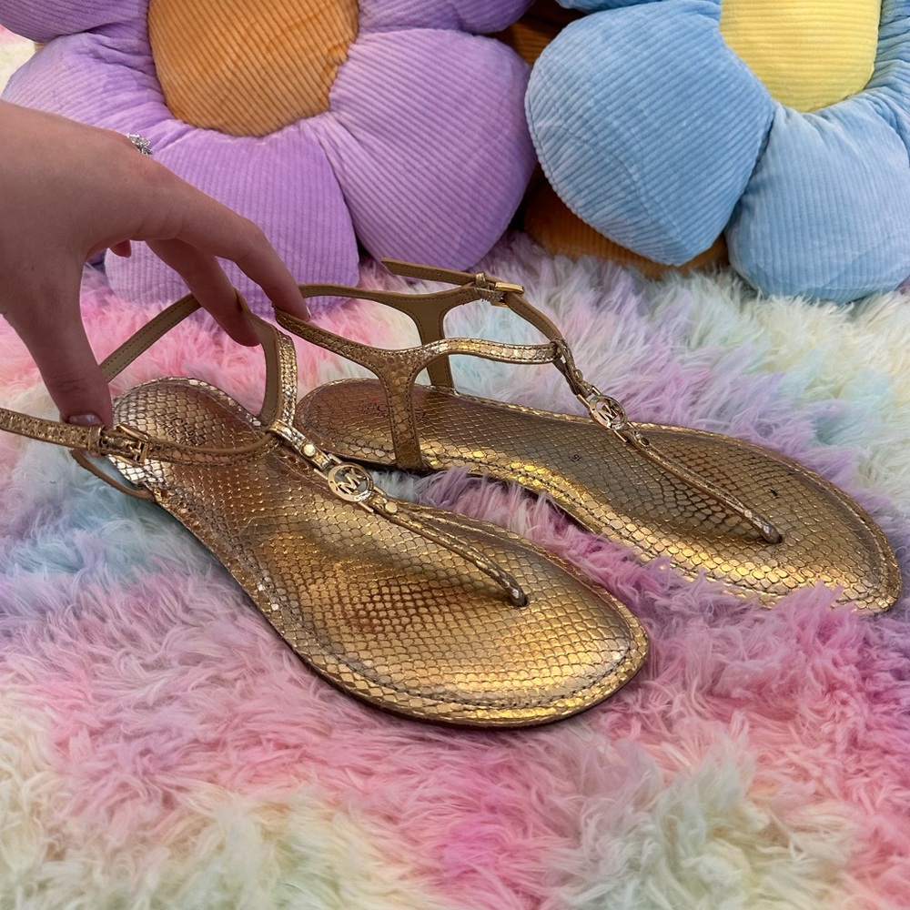 Gold Thong-Style Sandals with Metallic Finish